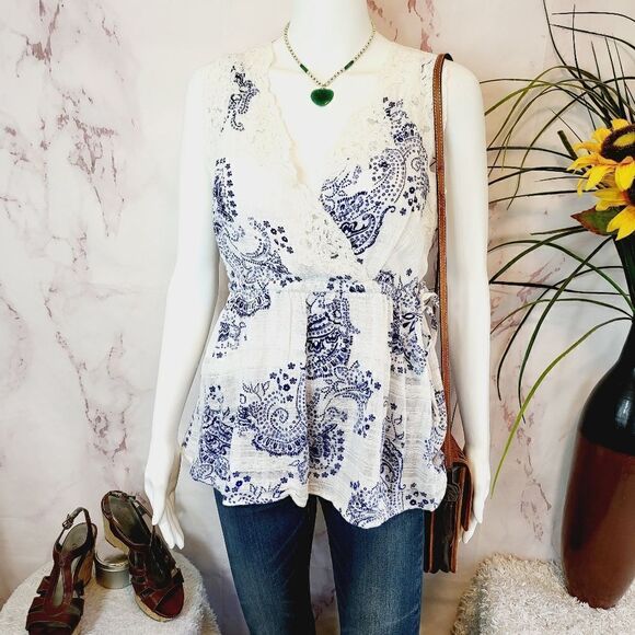 Cabi 100% cotton sleeveless peplum top - Picture 2 of 9